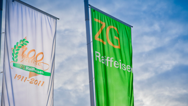 ZG Raifeisen Fahnen