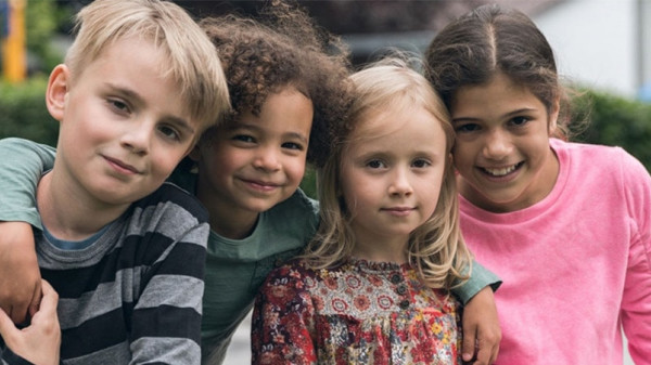 Gruppe von Kindern für die Referenz SOS Kinderdorf