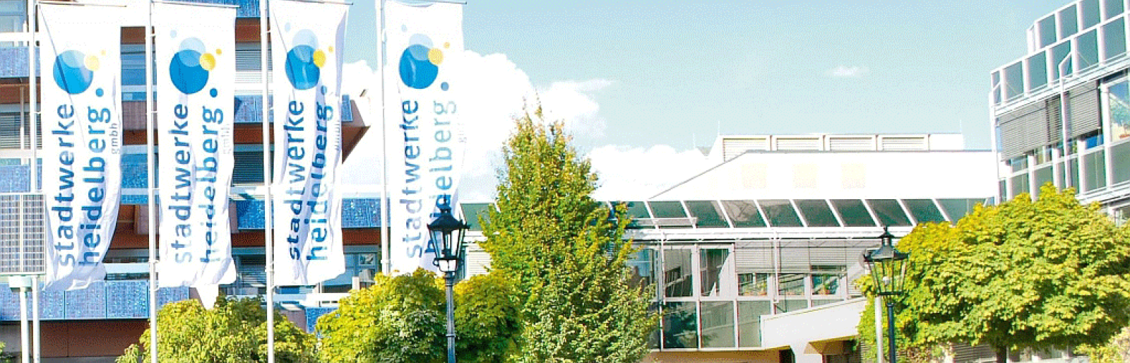Stadtwerke Heidelberg Fahnen vor Gebäude